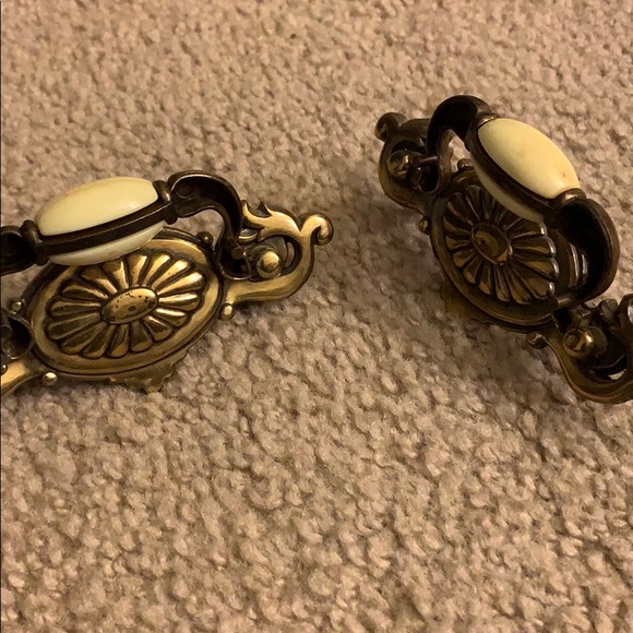 Antique drawer pulls - Picture 3 of 7